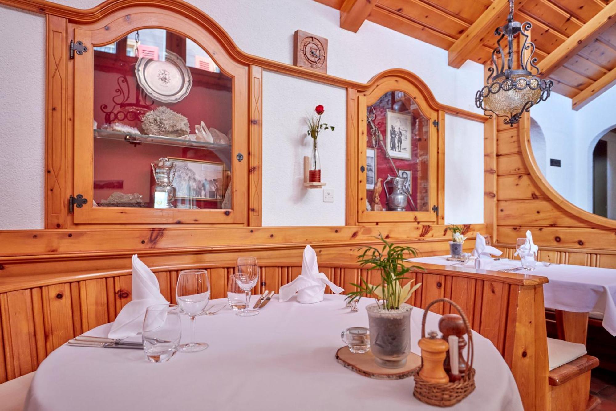 Hotel Alpenblick Zeneggen Kültér fotó