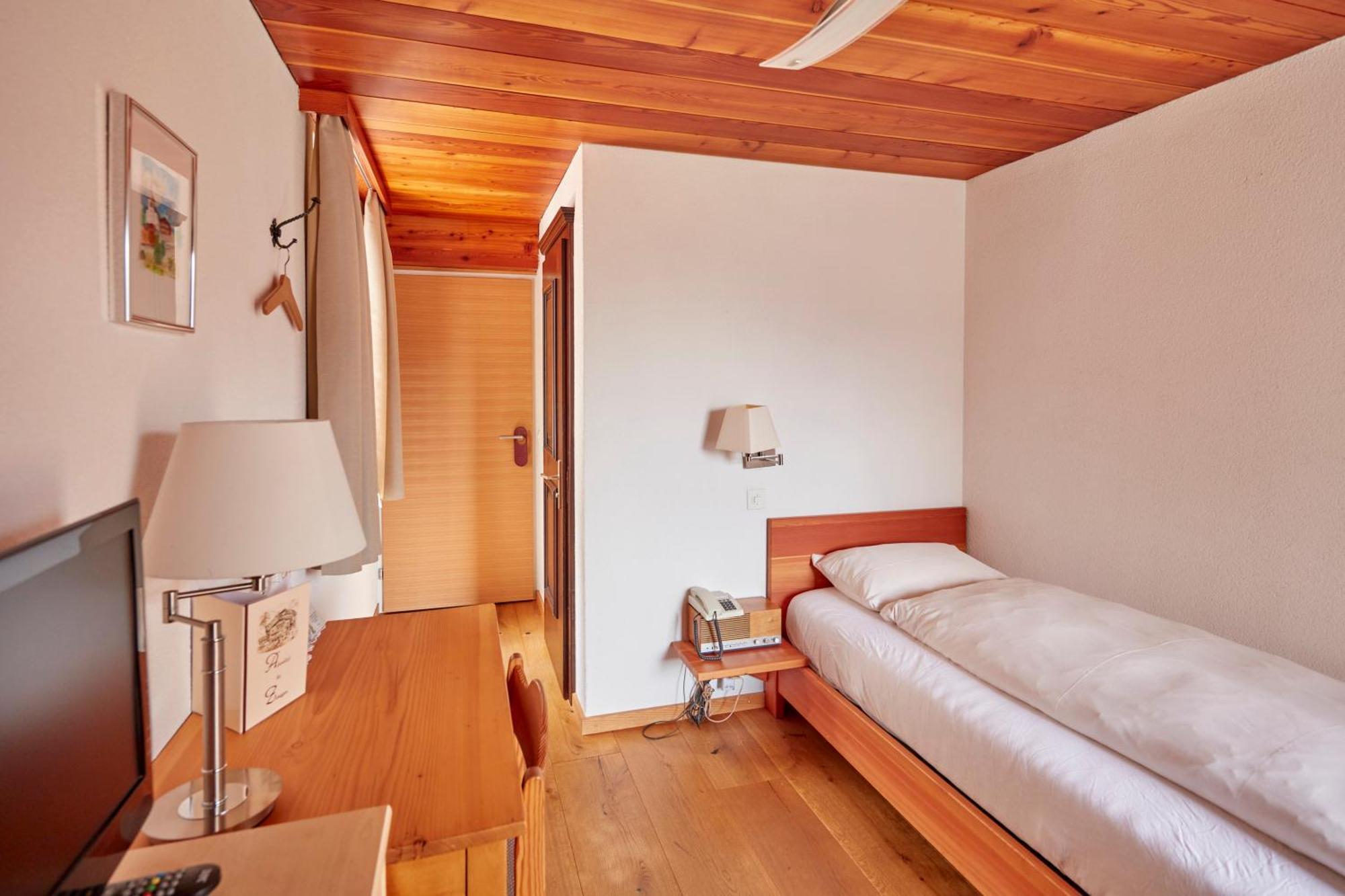 Hotel Alpenblick Zeneggen Kültér fotó