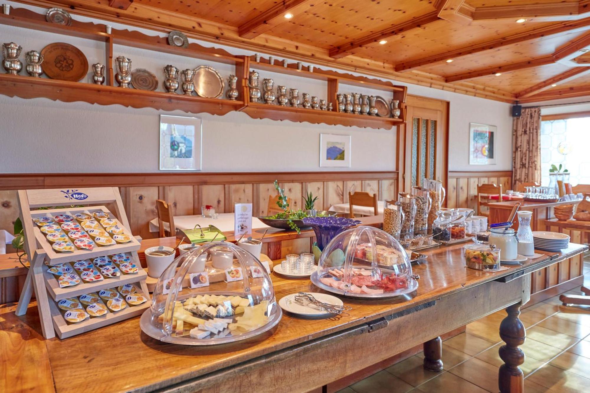 Hotel Alpenblick Zeneggen Kültér fotó